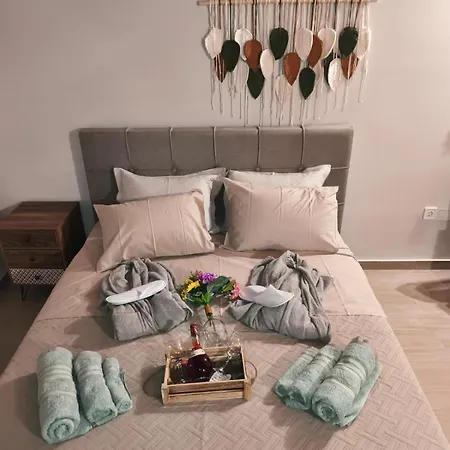 Pura Vida By Fenia Apartment